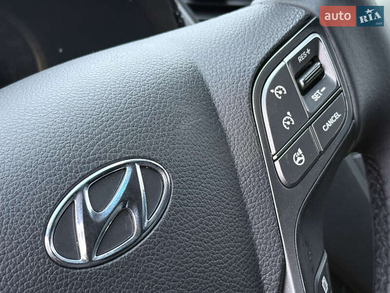 Внедорожник / Кроссовер Hyundai Santa FE 2014 в Ровно