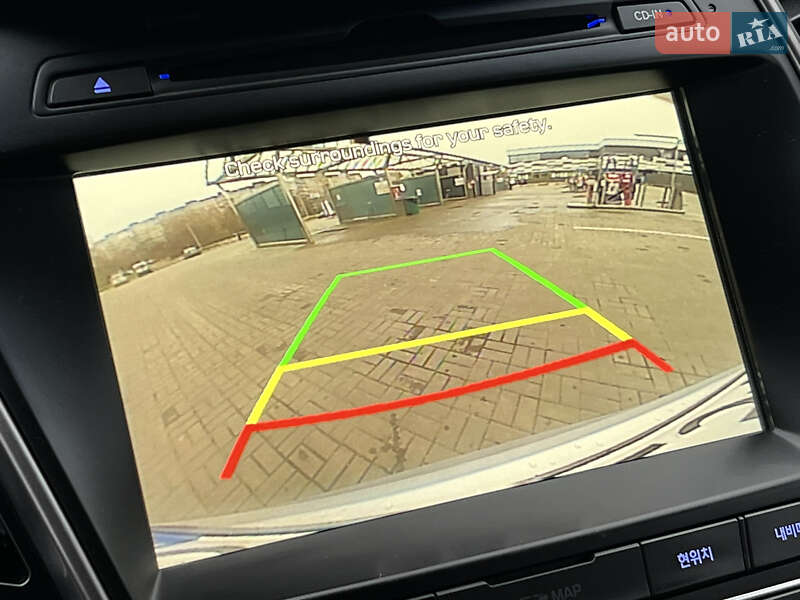 Внедорожник / Кроссовер Hyundai Santa FE 2015 в Черкассах