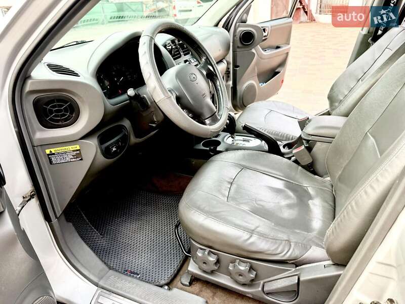 Позашляховик / Кросовер Hyundai Santa FE 2004 в Миколаєві