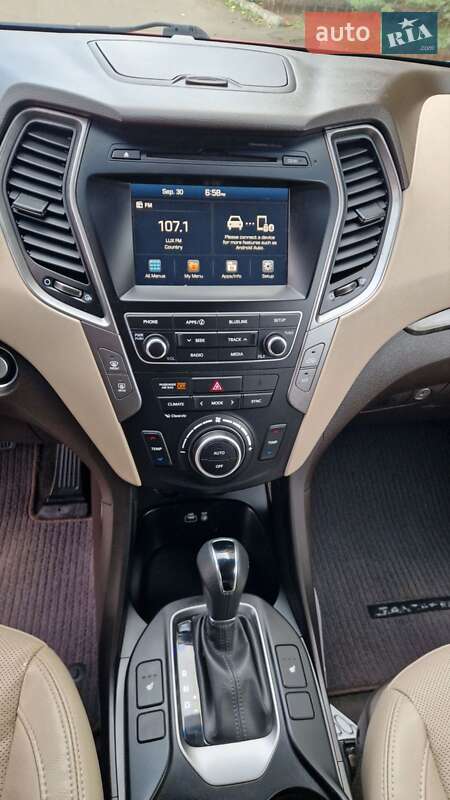 Позашляховик / Кросовер Hyundai Santa FE 2016 в Миколаєві