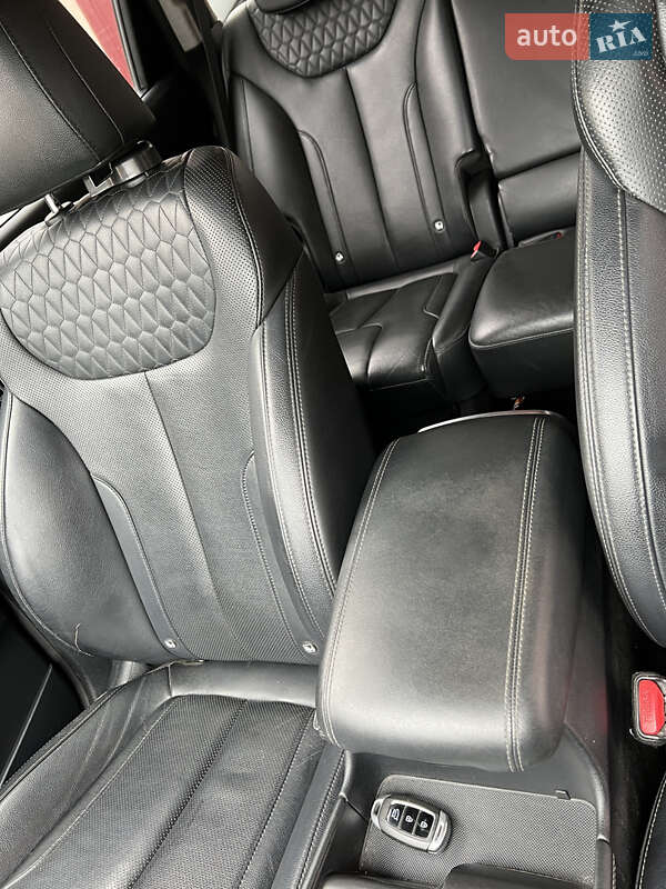 Внедорожник / Кроссовер Hyundai Santa FE 2019 в Виннице