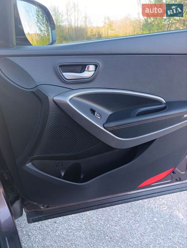 Внедорожник / Кроссовер Hyundai Santa FE 2015 в Полонном