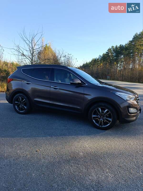 Внедорожник / Кроссовер Hyundai Santa FE 2015 в Полонном