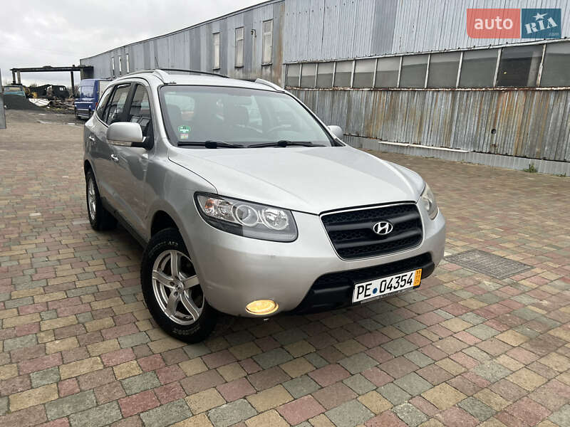 Внедорожник / Кроссовер Hyundai Santa FE 2009 в Нововолынске