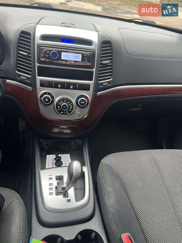 Внедорожник / Кроссовер Hyundai Santa FE 2009 в Нововолынске