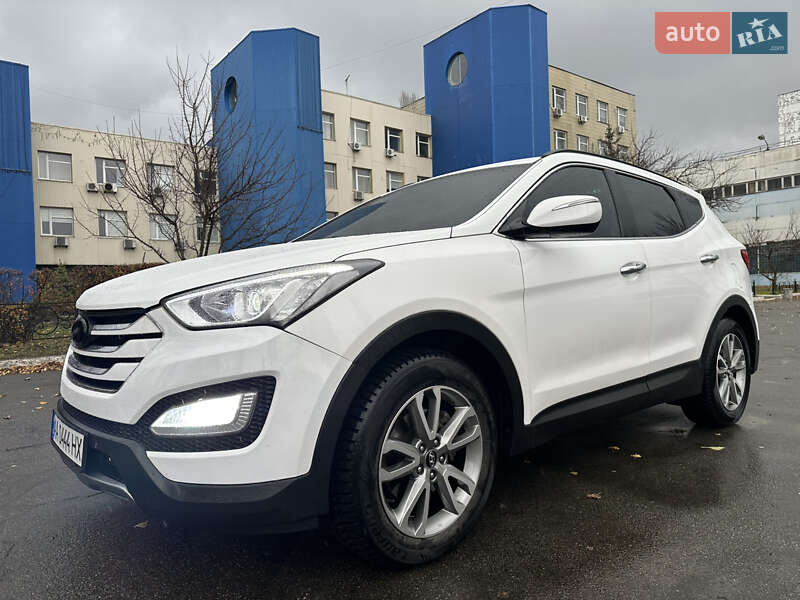 Внедорожник / Кроссовер Hyundai Santa FE 2012 в Киеве