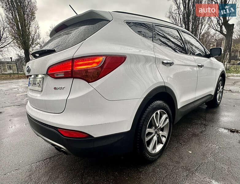 Внедорожник / Кроссовер Hyundai Santa FE 2012 в Киеве