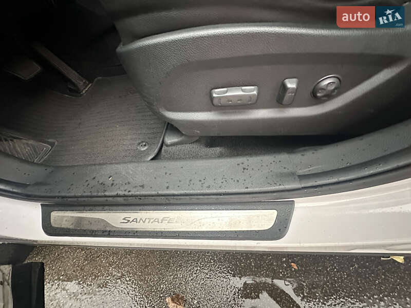 Внедорожник / Кроссовер Hyundai Santa FE 2012 в Киеве