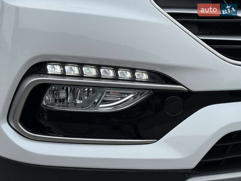 Внедорожник / Кроссовер Hyundai Santa FE 2017 в Виннице