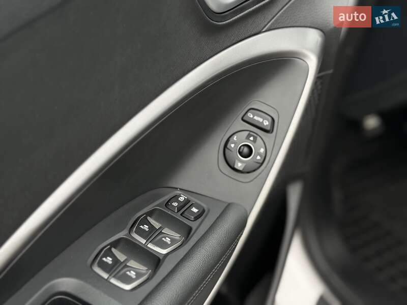 Внедорожник / Кроссовер Hyundai Santa FE 2017 в Виннице