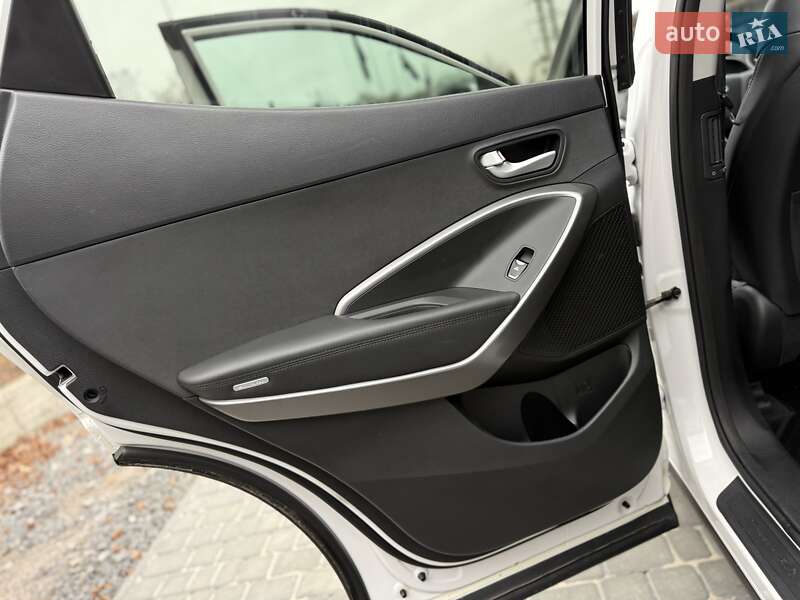 Внедорожник / Кроссовер Hyundai Santa FE 2017 в Виннице