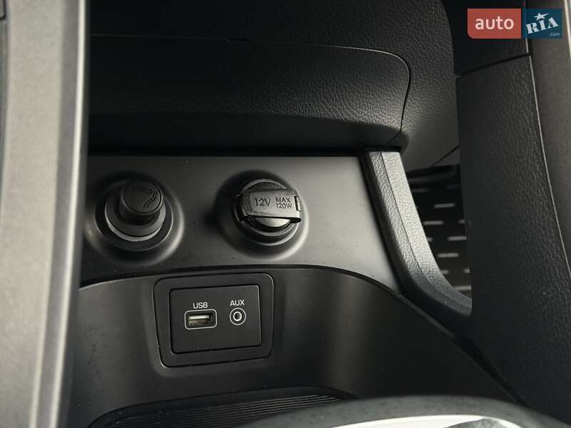 Внедорожник / Кроссовер Hyundai Santa FE 2017 в Виннице