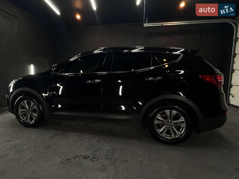 Внедорожник / Кроссовер Hyundai Santa FE 2015 в Днепре фото 7 Внедорожник / Кроссовер Hyundai Santa FE 2015 в Днепре