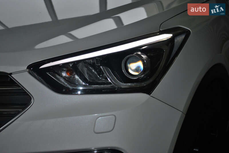 Внедорожник / Кроссовер Hyundai Santa FE 2017 в Ровно