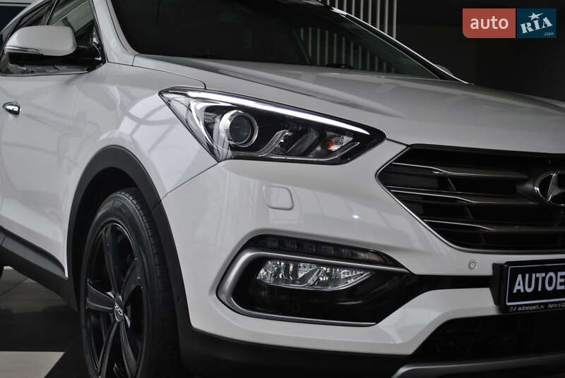 Внедорожник / Кроссовер Hyundai Santa FE 2017 в Ровно