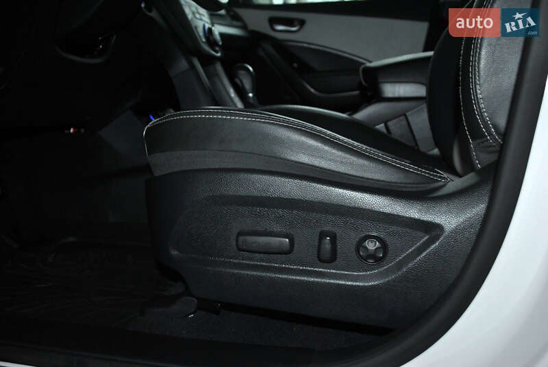 Внедорожник / Кроссовер Hyundai Santa FE 2017 в Ровно