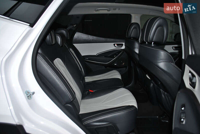 Внедорожник / Кроссовер Hyundai Santa FE 2017 в Ровно