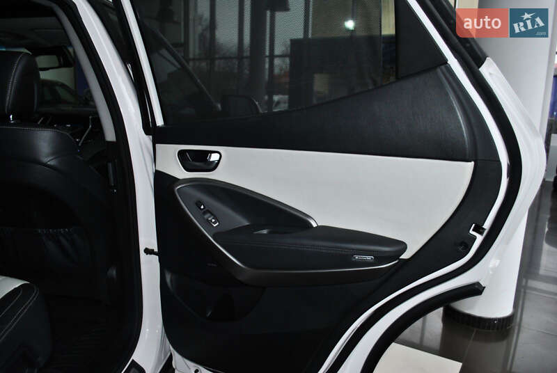 Внедорожник / Кроссовер Hyundai Santa FE 2017 в Ровно