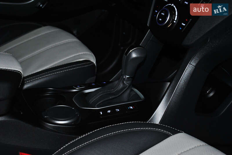 Внедорожник / Кроссовер Hyundai Santa FE 2017 в Ровно