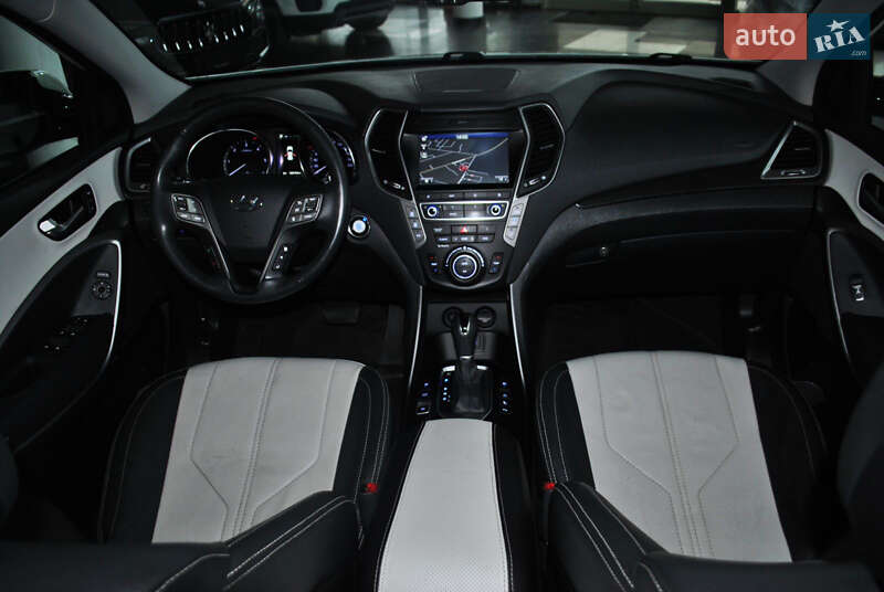 Внедорожник / Кроссовер Hyundai Santa FE 2017 в Ровно