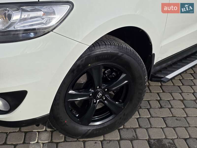 Внедорожник / Кроссовер Hyundai Santa FE 2011 в Ивано-Франковске