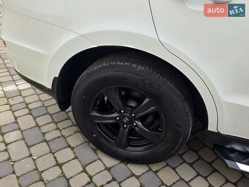 Внедорожник / Кроссовер Hyundai Santa FE 2011 в Ивано-Франковске