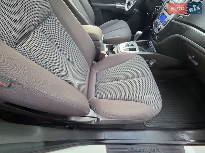 Внедорожник / Кроссовер Hyundai Santa FE 2011 в Ивано-Франковске