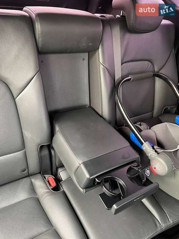 Внедорожник / Кроссовер Hyundai Santa FE 2016 в Киеве