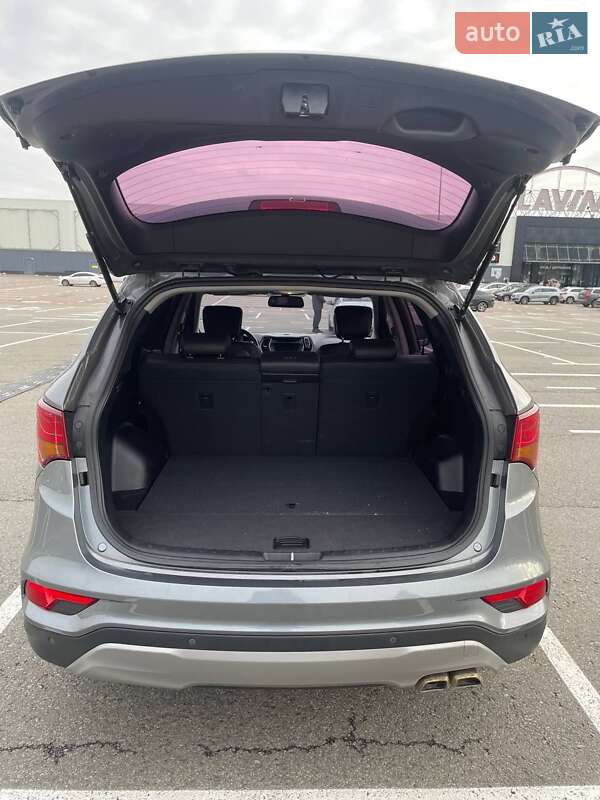 Внедорожник / Кроссовер Hyundai Santa FE 2016 в Киеве