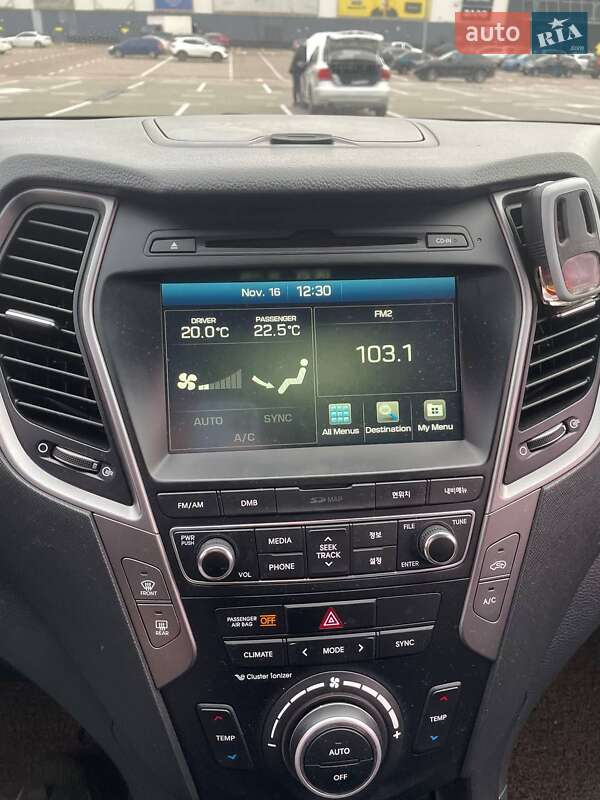 Внедорожник / Кроссовер Hyundai Santa FE 2016 в Киеве
