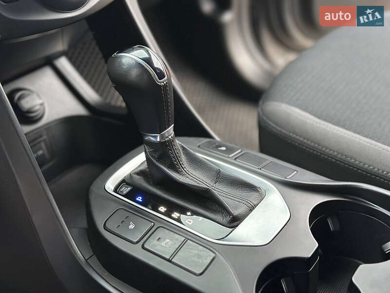 Позашляховик / Кросовер Hyundai Santa FE 2015 в Дніпрі