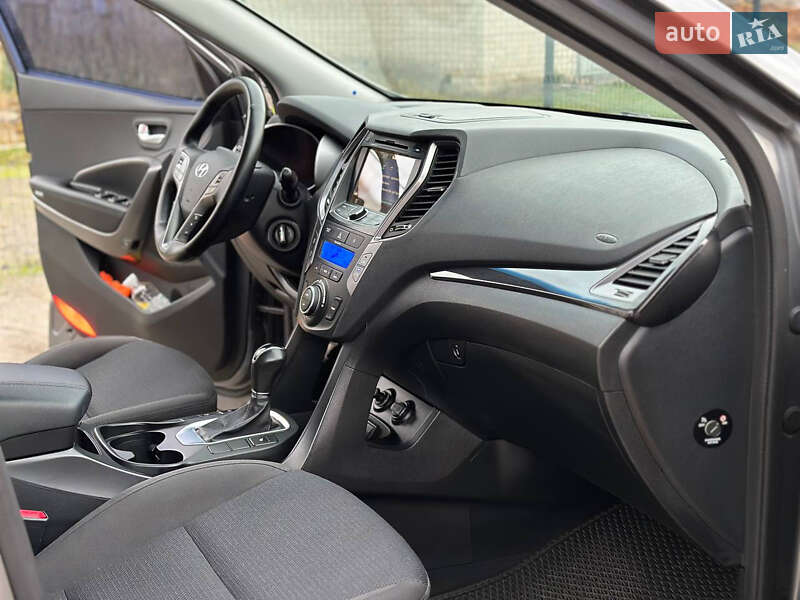 Позашляховик / Кросовер Hyundai Santa FE 2015 в Дніпрі