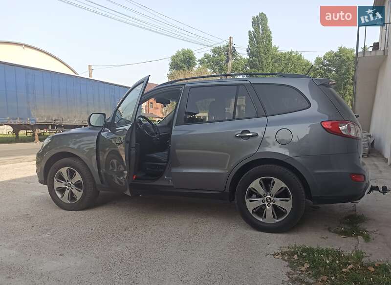 Позашляховик / Кросовер Hyundai Santa FE 2012 в Броварах