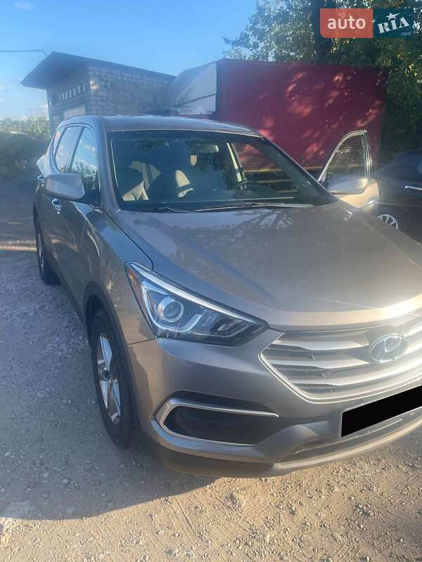 Внедорожник / Кроссовер Hyundai Santa FE 2017 в Киеве