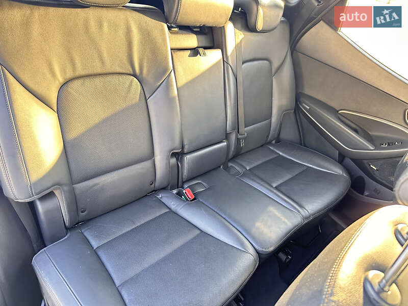 Внедорожник / Кроссовер Hyundai Santa FE 2016 в Тернополе