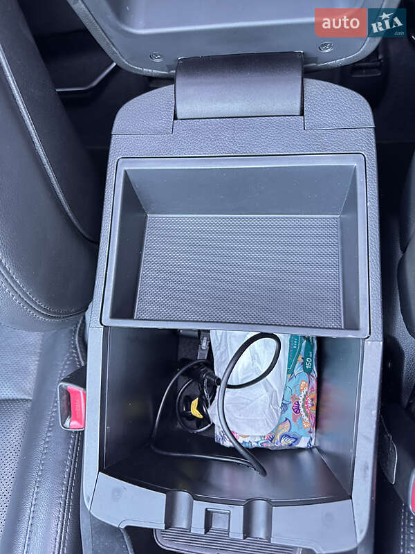 Внедорожник / Кроссовер Hyundai Santa FE 2016 в Тернополе