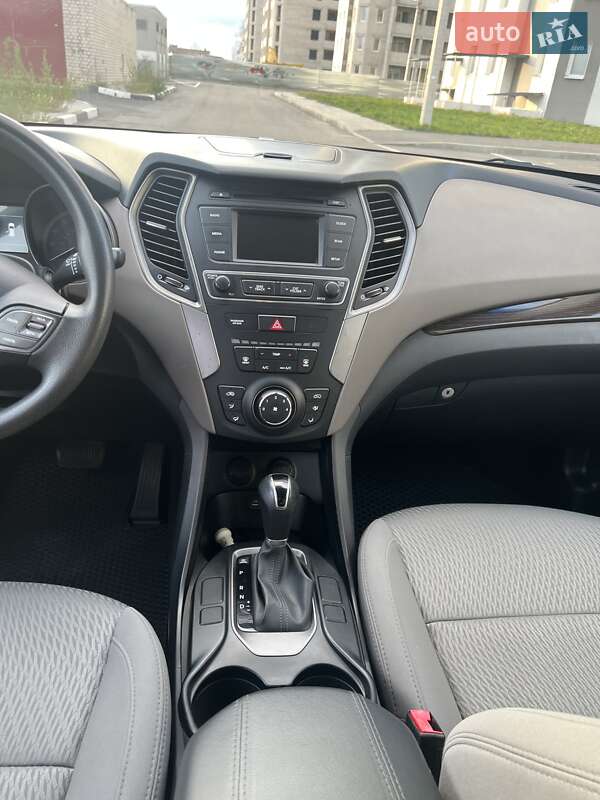 Внедорожник / Кроссовер Hyundai Santa FE 2016 в Харькове