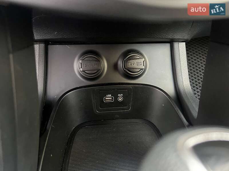 Внедорожник / Кроссовер Hyundai Santa FE 2016 в Харькове