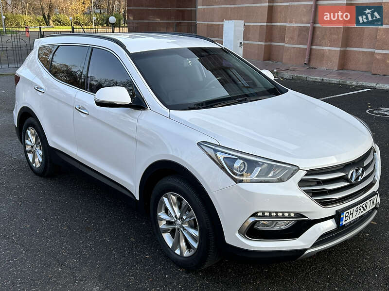 Внедорожник / Кроссовер Hyundai Santa FE 2015 в Дубно