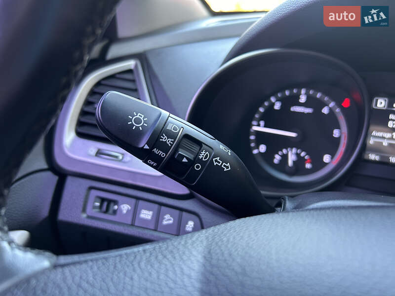 Внедорожник / Кроссовер Hyundai Santa FE 2015 в Дубно