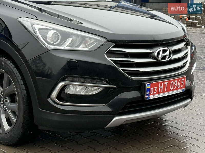 Внедорожник / Кроссовер Hyundai Santa FE 2016 в Ровно