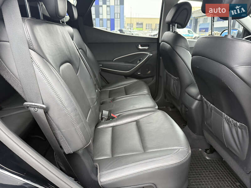 Внедорожник / Кроссовер Hyundai Santa FE 2016 в Ровно