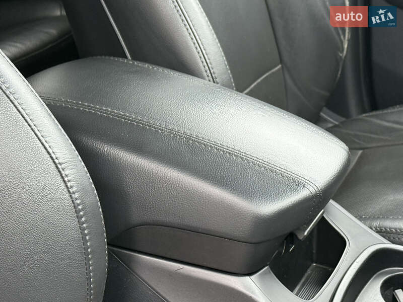 Внедорожник / Кроссовер Hyundai Santa FE 2016 в Ровно