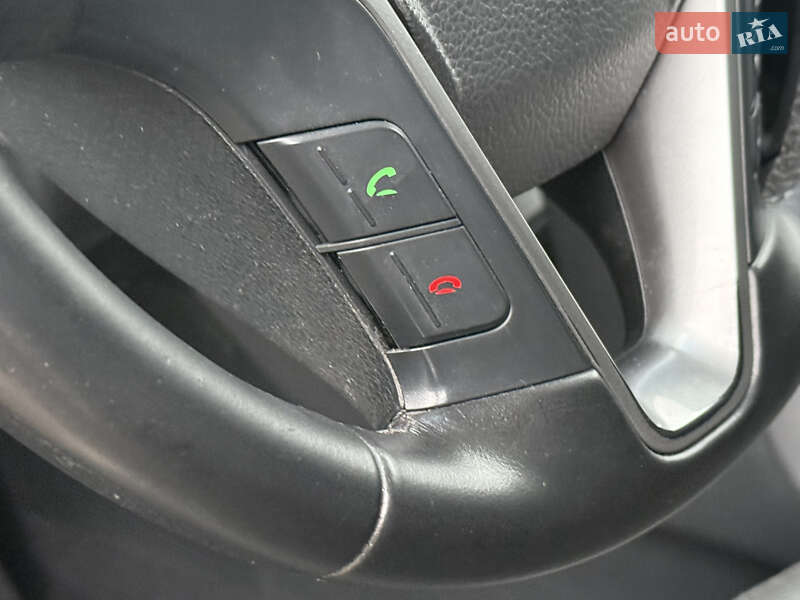 Внедорожник / Кроссовер Hyundai Santa FE 2016 в Ровно