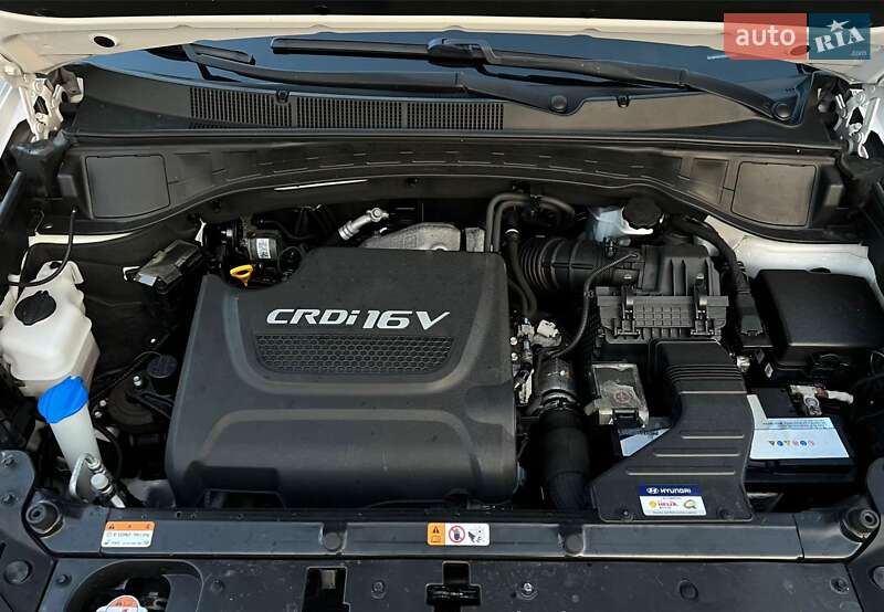 Позашляховик / Кросовер Hyundai Santa FE 2015 в Березному