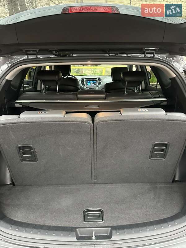 Внедорожник / Кроссовер Hyundai Santa FE 2015 в Черновцах