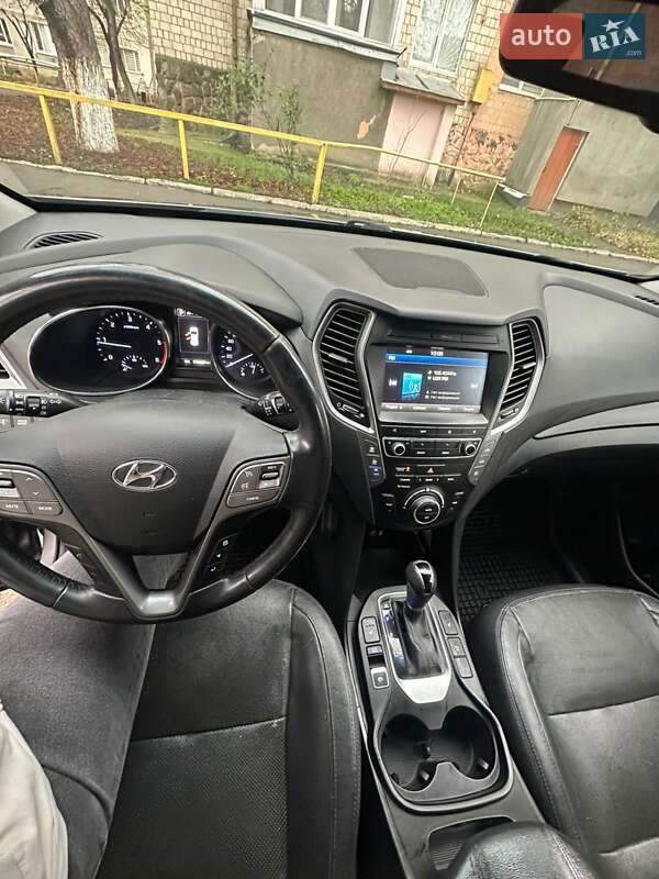Внедорожник / Кроссовер Hyundai Santa FE 2015 в Черновцах