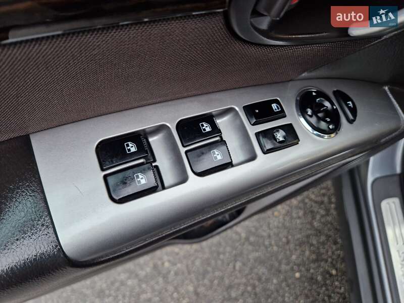 Внедорожник / Кроссовер Hyundai Santa FE 2011 в Харькове