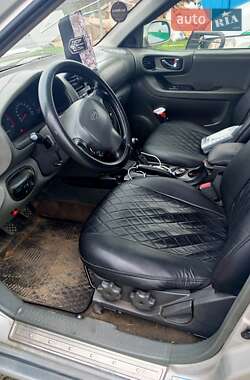 Внедорожник / Кроссовер Hyundai Santa FE 2003 в Днепре