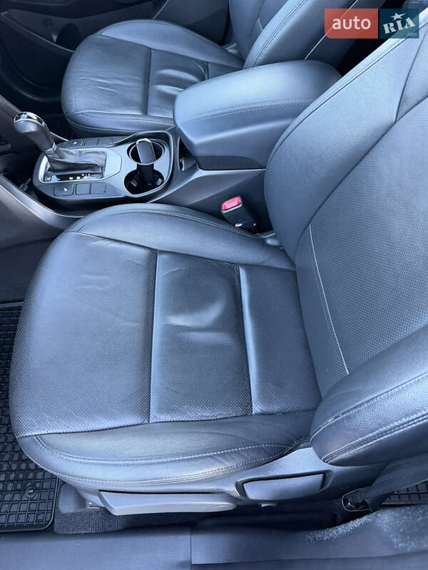 Внедорожник / Кроссовер Hyundai Santa FE 2012 в Ивано-Франковске